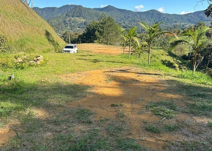 Lote en venta en Guamito, La Ceja, 4402 m² · foto 6 de 24