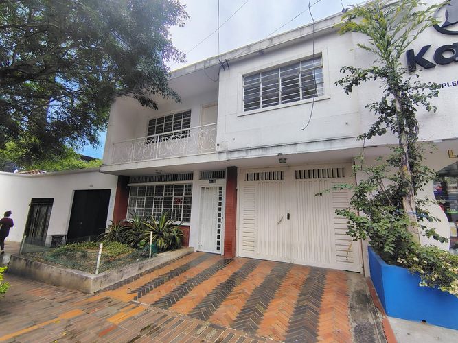 Casa de 5 alcobas en venta en El Prado, Bucaramanga, 320 m² · foto 2 de 24