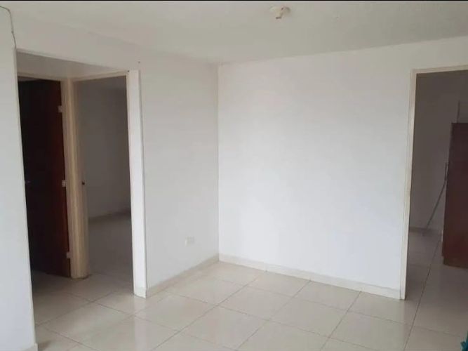 Apartamento de 3 alcobas en venta en Comuneros, Bucaramanga, 54 m² · foto 2 de 8