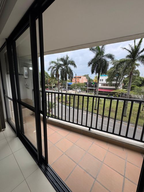 Apartamento de 1 alcoba en venta en La Flora, Cali, 37 m² · foto 2 de 24