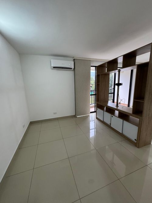 Apartamento de 1 alcoba en venta en La Flora, Cali, 37 m² · foto 7 de 24