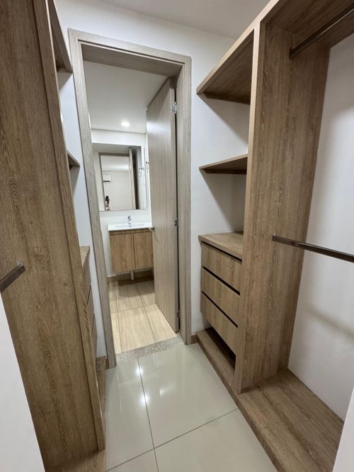 Apartamento de 1 alcoba en venta en La Flora, Cali, 37 m² · foto 8 de 24
