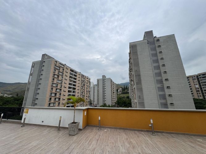 Apartamento de 1 alcoba en venta en La Flora, Cali, 37 m² · foto 11 de 24