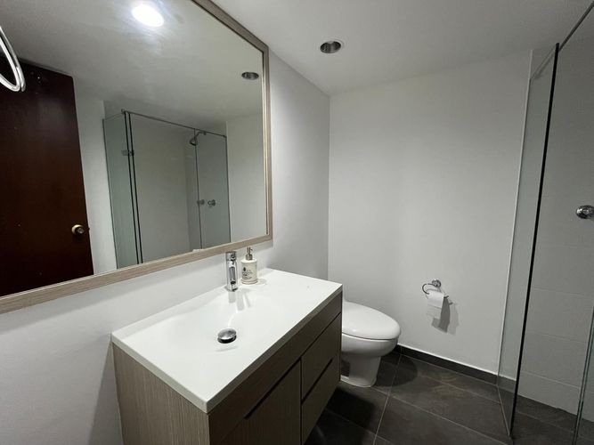 Apartamento de 3 alcobas en arriendo en Las Lomas, Medellín, 136 m² · foto 12 de 24