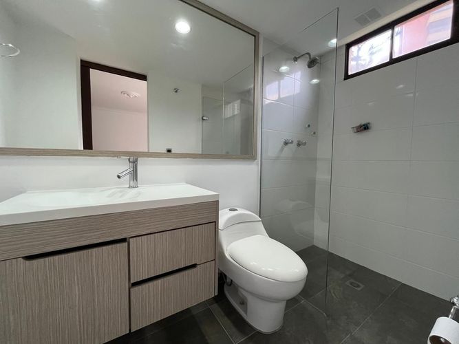 Apartamento de 3 alcobas en arriendo en Las Lomas, Medellín, 136 m² · foto 11 de 24