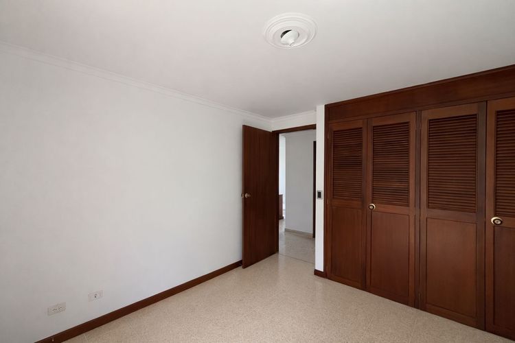 Apartamento de 3 alcobas en arriendo en Las Lomas, Medellín, 136 m² · foto 16 de 24