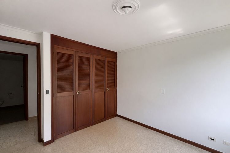 Apartamento de 3 alcobas en arriendo en Las Lomas, Medellín, 136 m² · foto 20 de 24