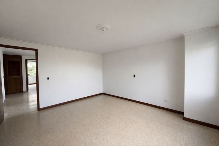 Apartamento de 3 alcobas en arriendo en Las Lomas, Medellín, 136 m² · foto 15 de 24