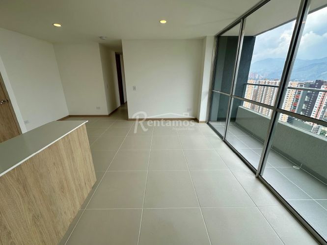 Apartamento de 3 alcobas en venta en Sabaneta Real, Sabaneta, 73 m² · foto 2 de 16