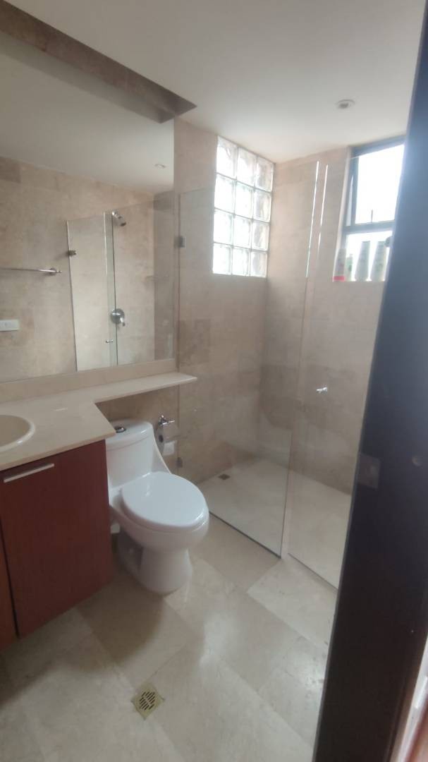 Apartamento en arriendo en El Poblado, Medellín · foto 14 de 23