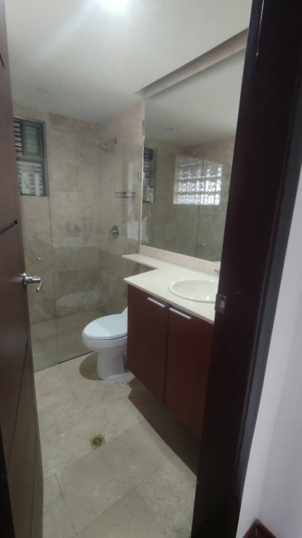 Apartamento en arriendo en El Poblado, Medellín · foto 18 de 23