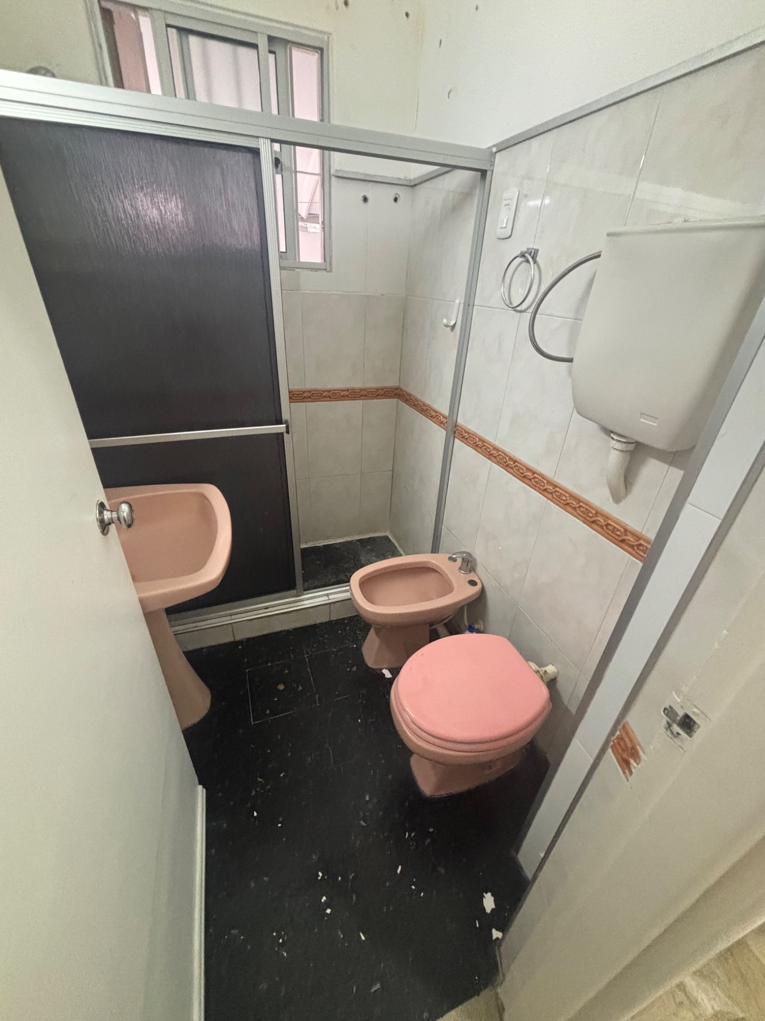 Ellauri y Juan María Pérez , PB con patio , 1 dormitorio, con renta !! - Więcej