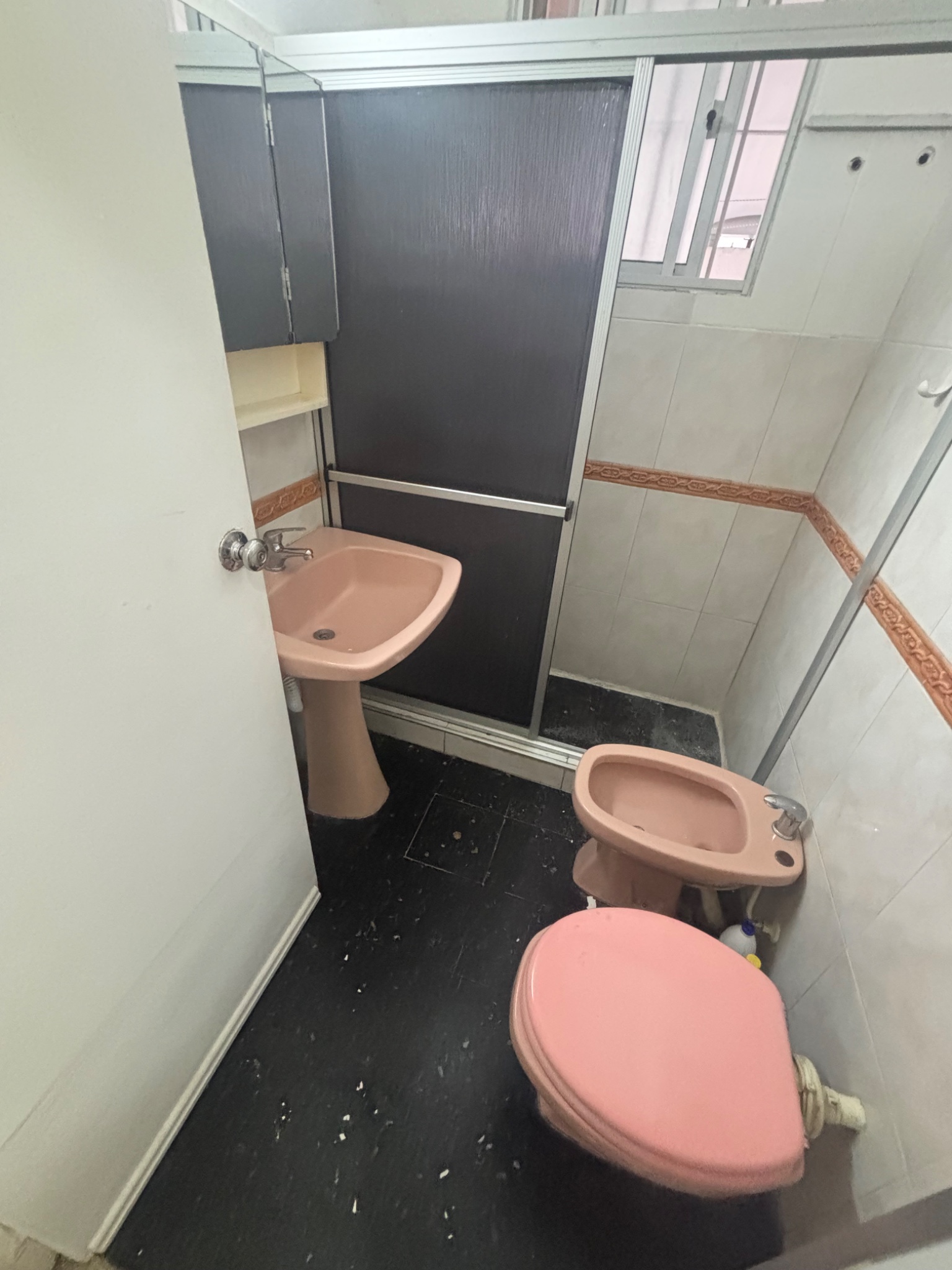 Ellauri y Juan María Pérez , PB con patio , 1 dormitorio, con renta !! - Widok 4
