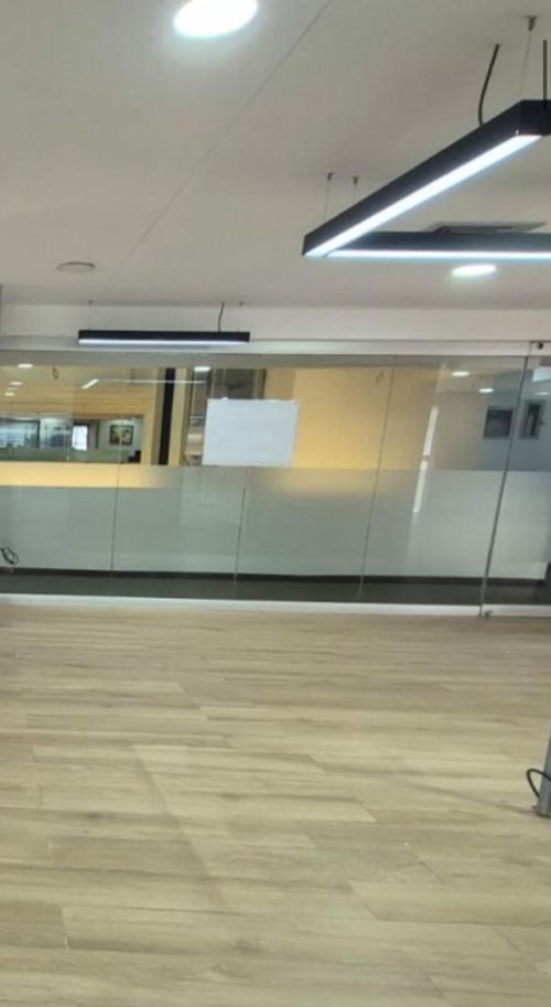 Oficina en arriendo en El Diamante No. 2, Medellín, 246 m² · foto 7 de 7
