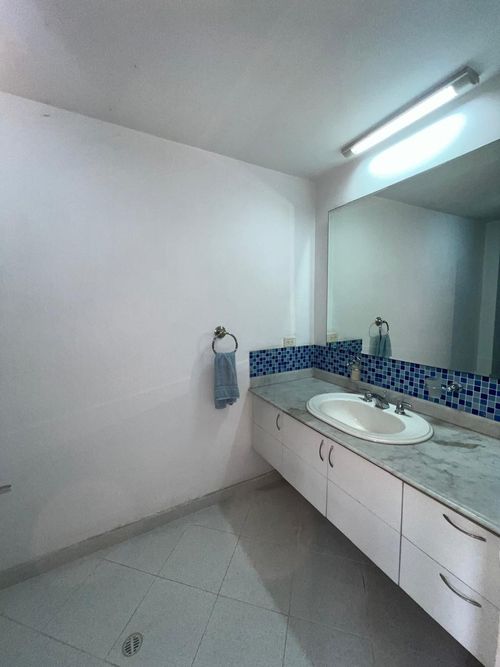 Apartamento de 5 alcobas en arriendo en Bellavista, Cali, 390 m² · foto 22 de 24