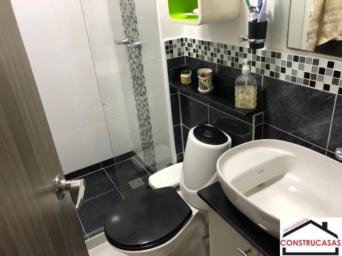 Apartamento de 3 alcobas en venta en Niquia, Bello, 80 m² · foto 9 de 24