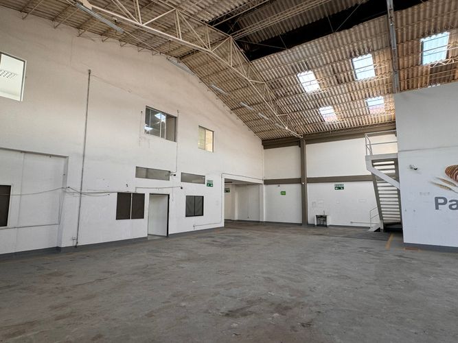 Bodega en arriendo en Acopi, Yumbo, 1600 m² · foto 2 de 15