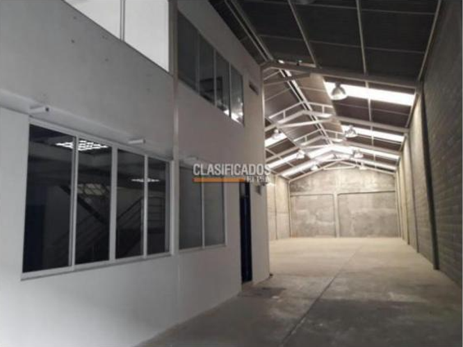 Bodega en arriendo en San Nicolas, Cali, 250 m² · foto 2 de 7
