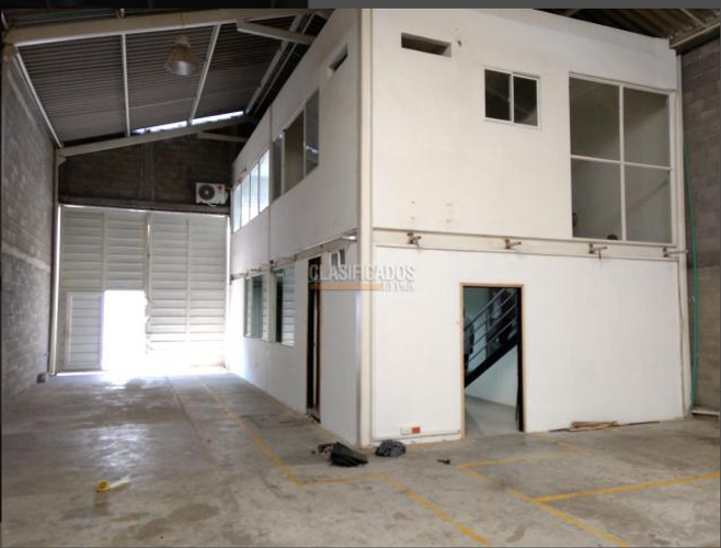 Bodega en arriendo en San Nicolas, Cali, 250 m² · foto 3 de 7