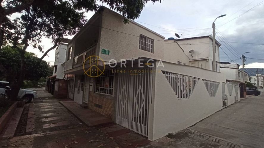 Casa de 8 alcobas en venta en San Luis, Bucaramanga, 240 m² · foto 2 de 20