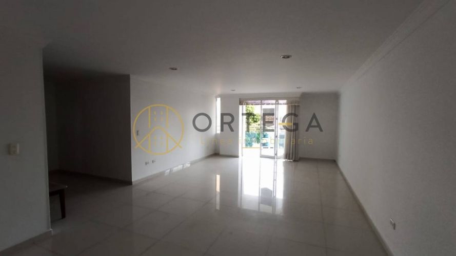 Apartamento de 3 alcobas en venta en Sotomayor, Bucaramanga, 132 m² · foto 2 de 24