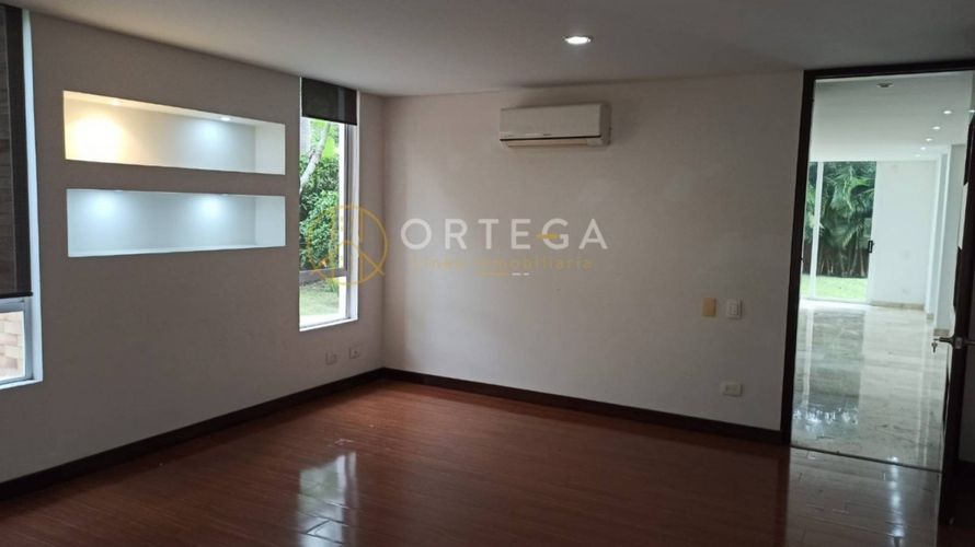 Casa de 5 alcobas en venta en Terrazas De Menzuli, Floridablanca, 460 m² · foto 12 de 24