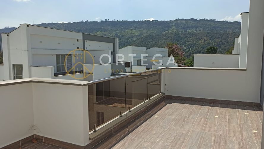 Casa de 4 alcobas en venta en Terrazas De Menzuli, Floridablanca, 340 m² · foto 21 de 22