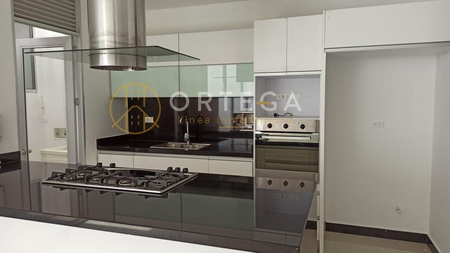 Casa de 3 alcobas en venta en Lagos Del Cacique, Bucaramanga, 240 m² · foto 8 de 24
