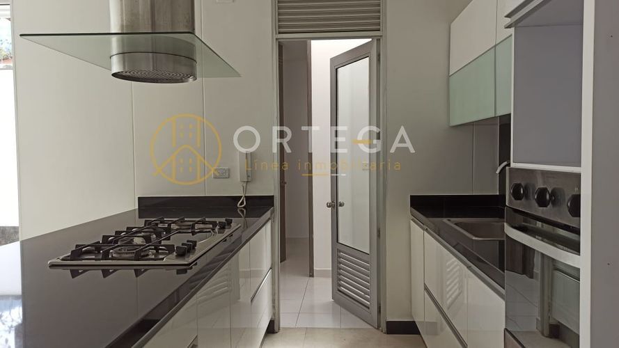 Casa de 3 alcobas en venta en Lagos Del Cacique, Bucaramanga, 240 m² · foto 12 de 24