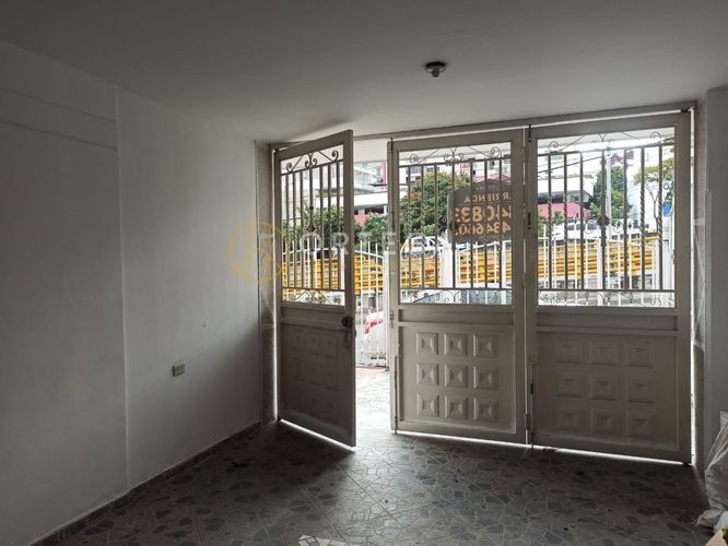 Casa de 4 alcobas en venta en Andalucia, Floridablanca, 140 m² · foto 4 de 21