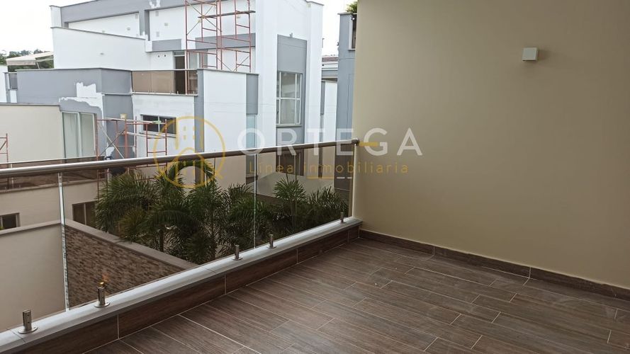 Casa de 4 alcobas en venta en Casco Antiguo - Floridablanca, Floridablanca, 367 m² · foto 18 de 24