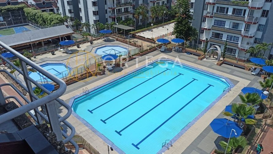 Apartamento de 4 alcobas en venta en Cañaveral, Floridablanca, 214 m² · foto 13 de 24