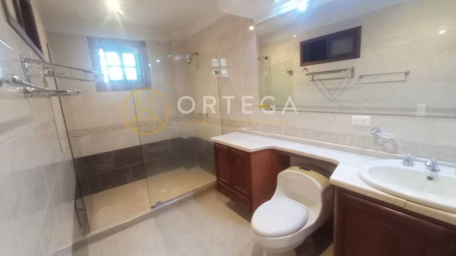 Casa de 4 alcobas en venta en Ruitoque, Piedecuesta, 330 m² · foto 16 de 24