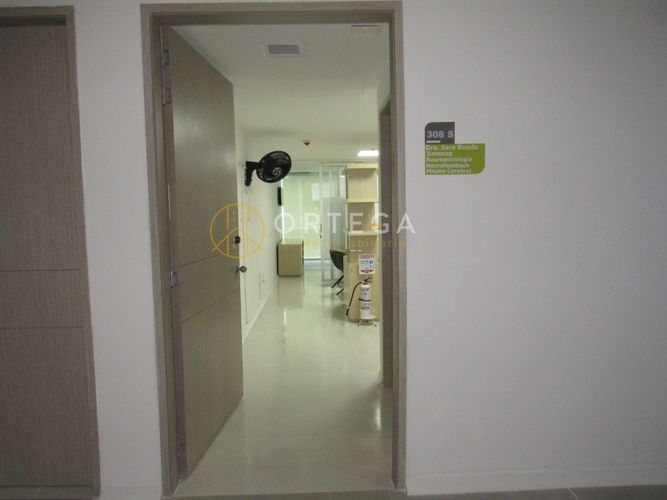 Consultorio en venta en Terrazas De Menzuli, Piedecuesta, 40 m² · foto 2 de 9