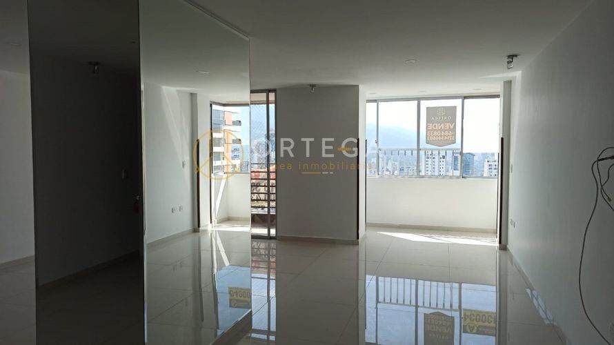 Apartamento de 3 alcobas en venta en La Aurora, Bucaramanga, 130 m² · foto 2 de 24