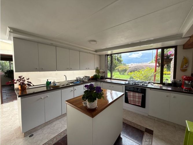 Casa de 4 alcobas en venta en Guaymaral, Bogotá, 550 m² · foto 15 de 22