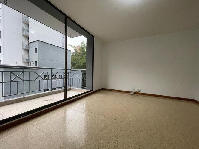 Apartamento de 4 alcobas en venta en Los Naranjos, Medellín, 115 m² · foto 2 de 13