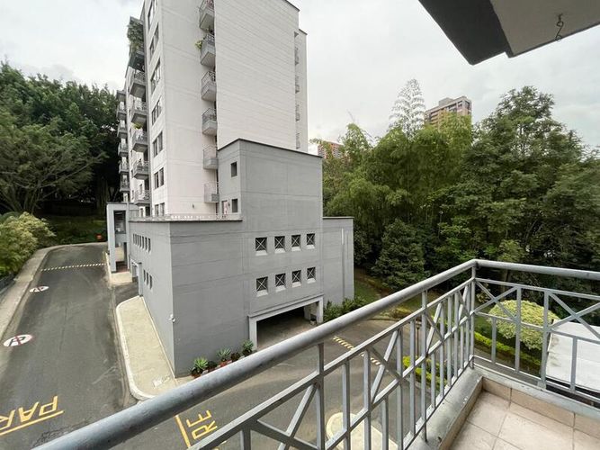 Apartamento de 4 alcobas en venta en Los Naranjos, Medellín, 115 m² · foto 13 de 13