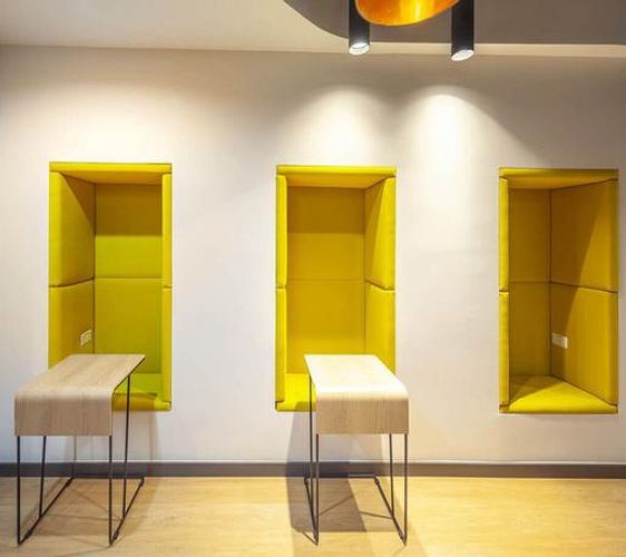 Oficina en arriendo en El Poblado, Medellín, 277 m² · foto 2 de 3