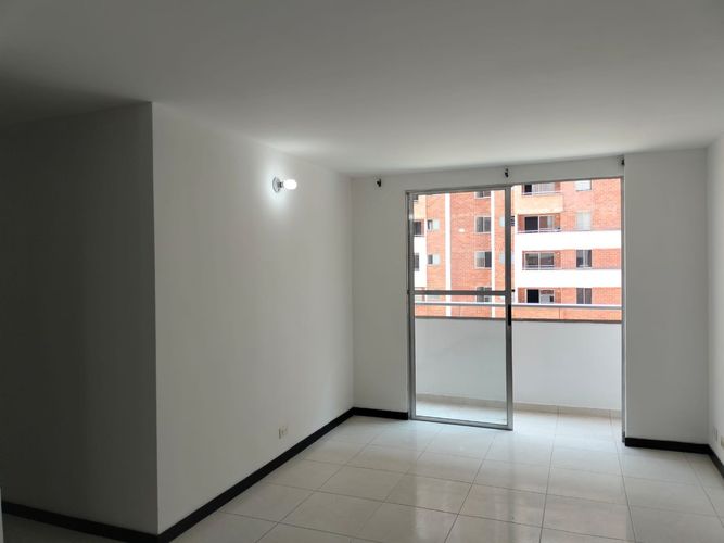 Apartamento de 3 alcobas en arriendo en Ciudad Del Río, Medellín, 69 m² · foto 2 de 14