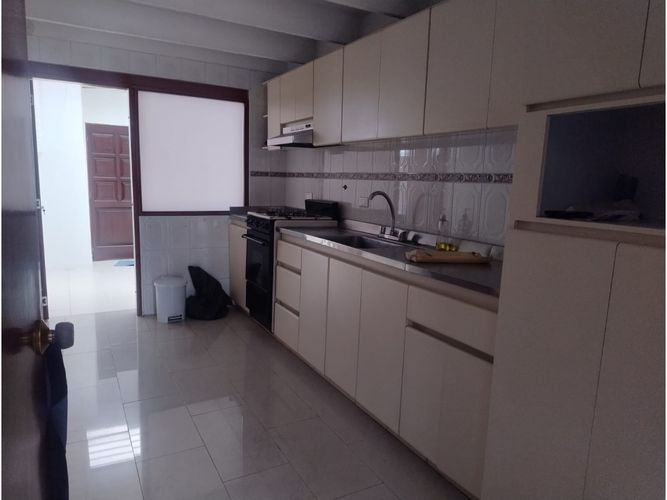 Casa de 5 alcobas en venta en Cedritos, Bogotá, 204 m² · foto 8 de 24