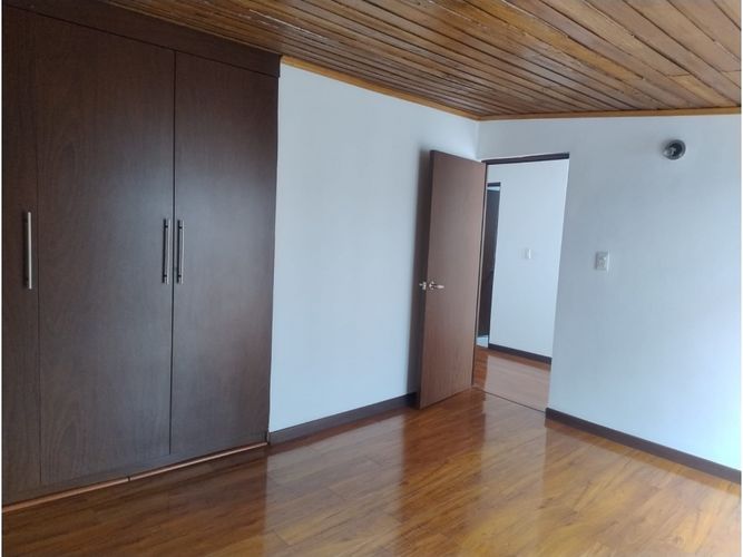 Casa de 5 alcobas en venta en Cedritos, Bogotá, 204 m² · foto 23 de 24
