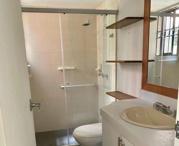 Apartamento de 2 alcobas en venta en San Lucas, Medellín, 99 m² · foto 12 de 18