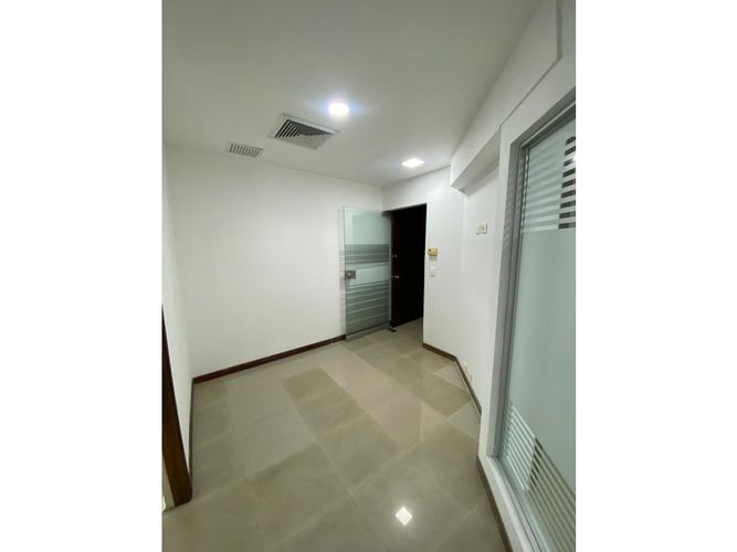 Oficina en arriendo en Santa Monica, Cali, 38 m² · foto 2 de 10