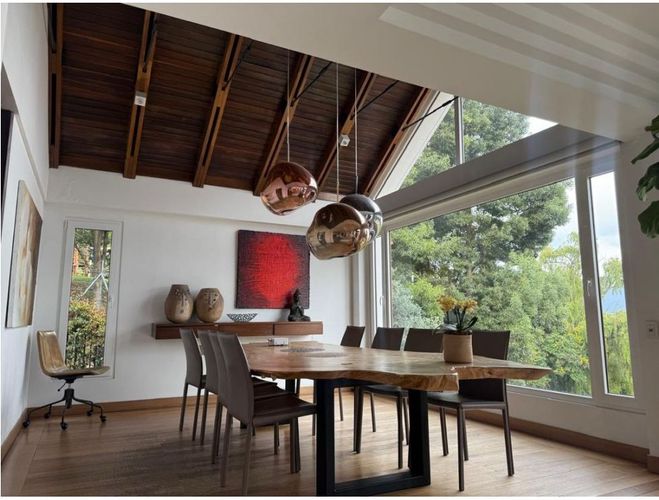 Casa de 4 alcobas en venta en Lindaraja, Bogotá, 278 m² · foto 3 de 19