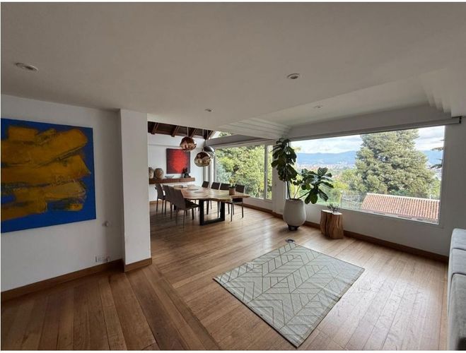 Casa de 4 alcobas en venta en Lindaraja, Bogotá, 278 m² · foto 4 de 19