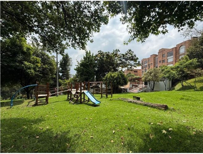 Casa de 4 alcobas en venta en Lindaraja, Bogotá, 278 m² · foto 19 de 19