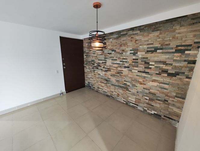 Apartamento de 2 alcobas en arriendo en Laureles, Medellín, 90 m² · foto 2 de 14