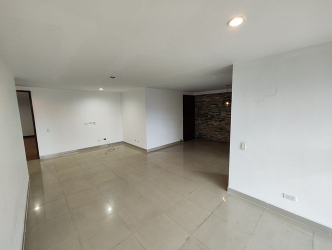 Apartamento de 2 alcobas en arriendo en Laureles, Medellín, 90 m² · foto 6 de 14