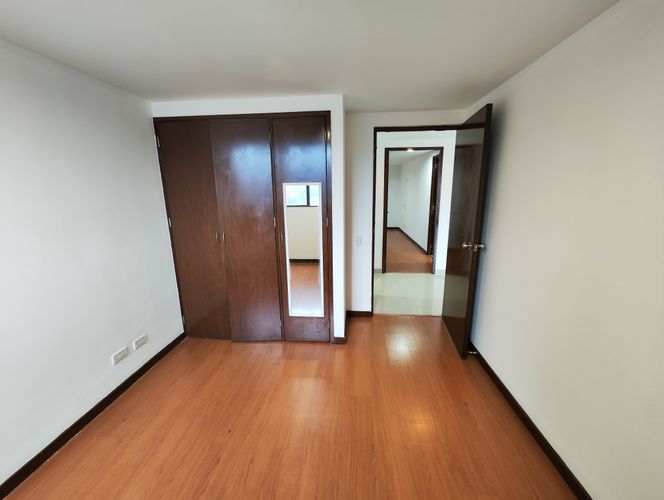 Apartamento de 2 alcobas en arriendo en Laureles, Medellín, 90 m² · foto 8 de 14
